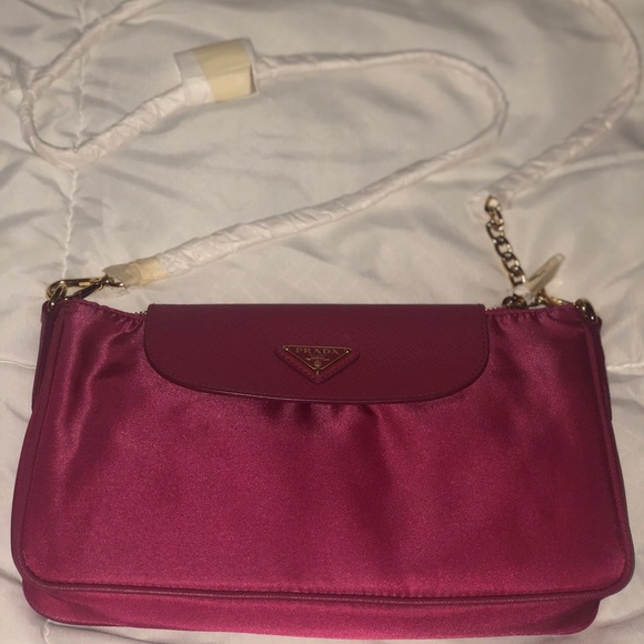 Prada bag - Picture 1 of 3